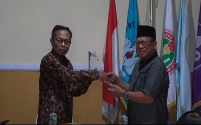 Penarikan Mahasiswa PLP UIN KHAS Jember tandai program PLP telah berakhir