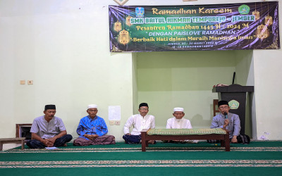 Buka Bersama Pengasuh Pondok Pesantren Baitul Hikmah dan Dewan Guru SMK Baitul Hikmah (Ramadhan 1445 H)